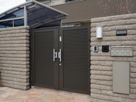 Pourquoi confier la pose de vos portes &agrave; des professionnels qualifi&eacute;s ?