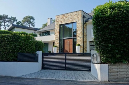 Comment choisir et entretenir vos cl&ocirc;tures pour une propri&eacute;t&eacute; bien prot&eacute;g&eacute;e